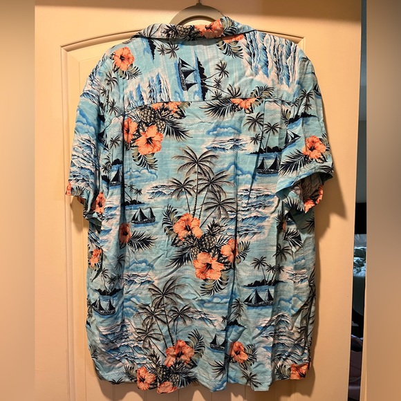 Men’s Collared Hawaiian Button Down Shirt - Picture 2 of 3